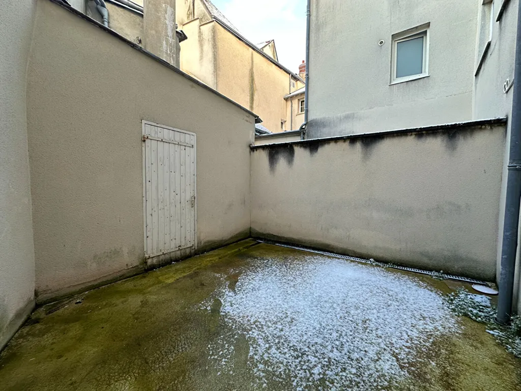 Aed - 2-Bed Apartment with Private Courtyard in Chartres