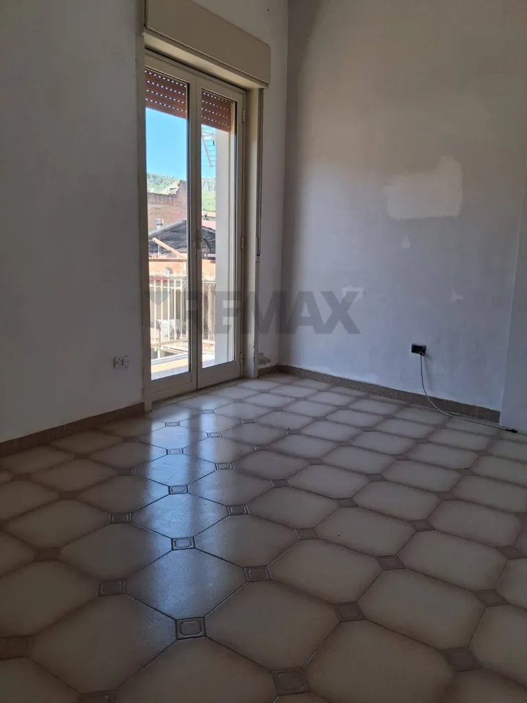 Toad - Unfurnished Flat with Balcony in Favara