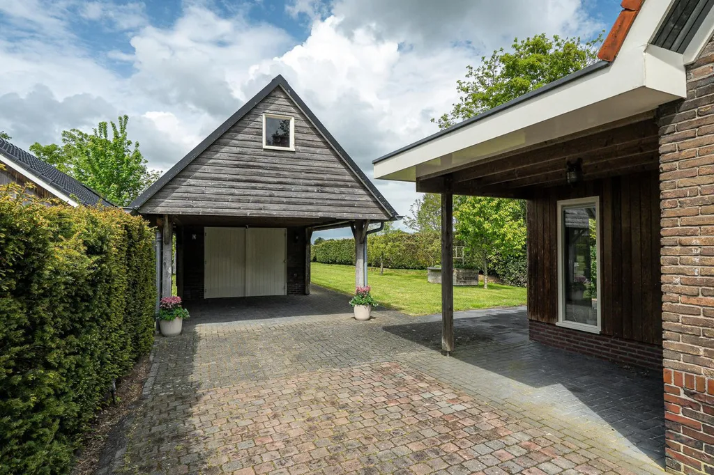Välivaade - 1930s House with Garden in Terwispel