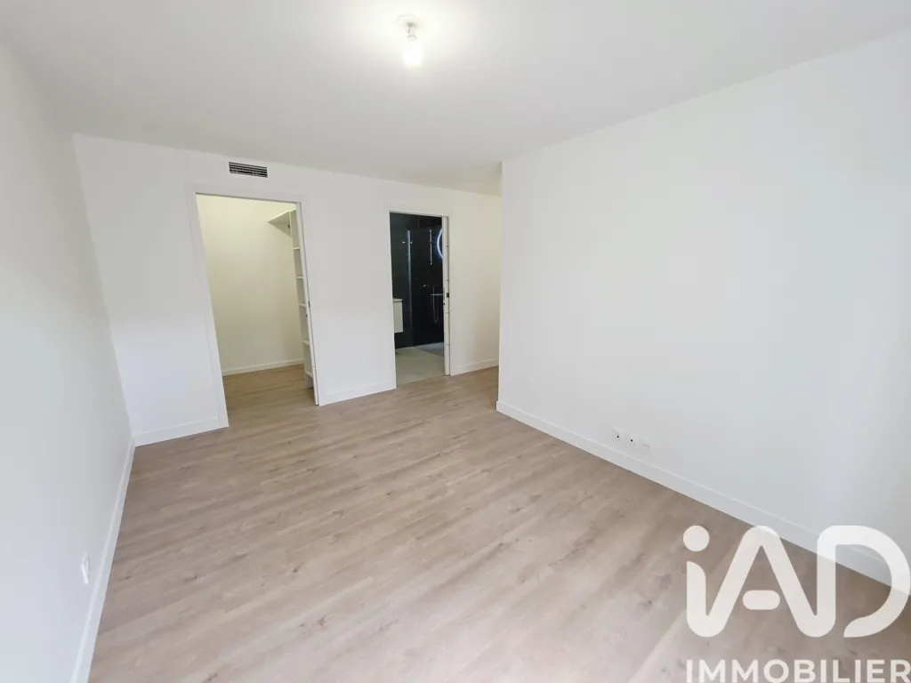 Pièces - Appartement T5 avec Terrasse à Pessac