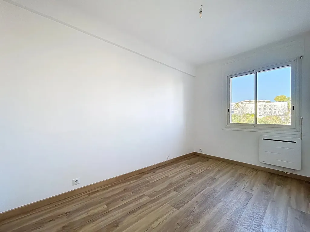 Pièces - Appartement avec Vue Mer et Terrasse à Nice-Cimiez