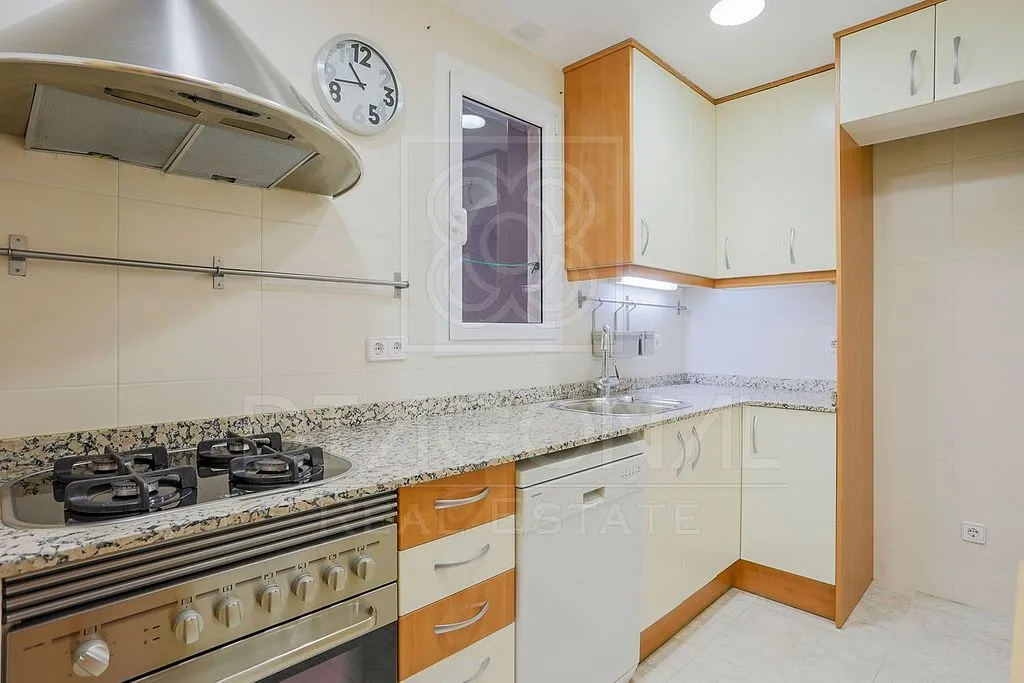 Kitchen - 3-Bed Apartment with Garden View in La Nova Esquerra
