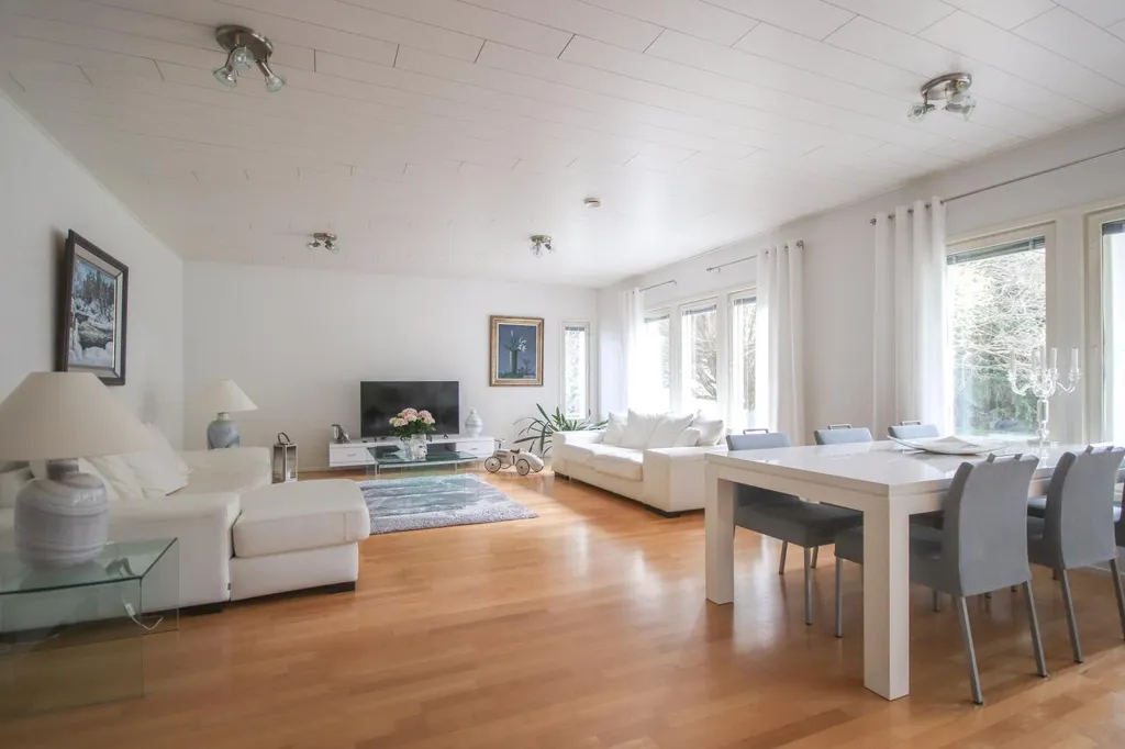 Dining Room - Spacious Detached House with Sauna in Parainen