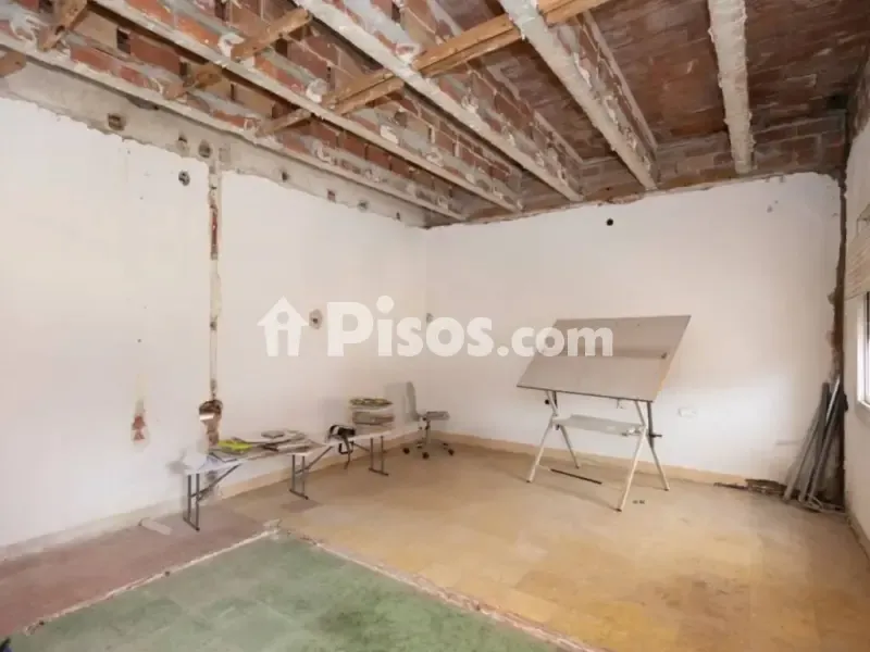 Stanze - Chalet with Urban Potential in Gavà