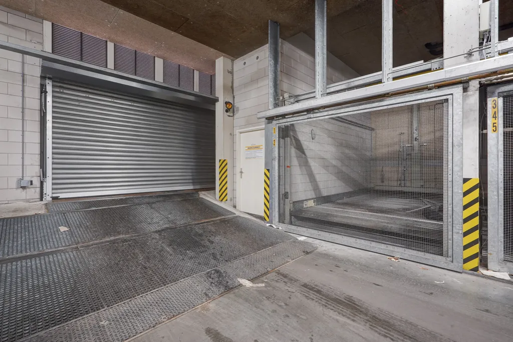 Garage - Maisonette with Terrace in Transvaalkwartier