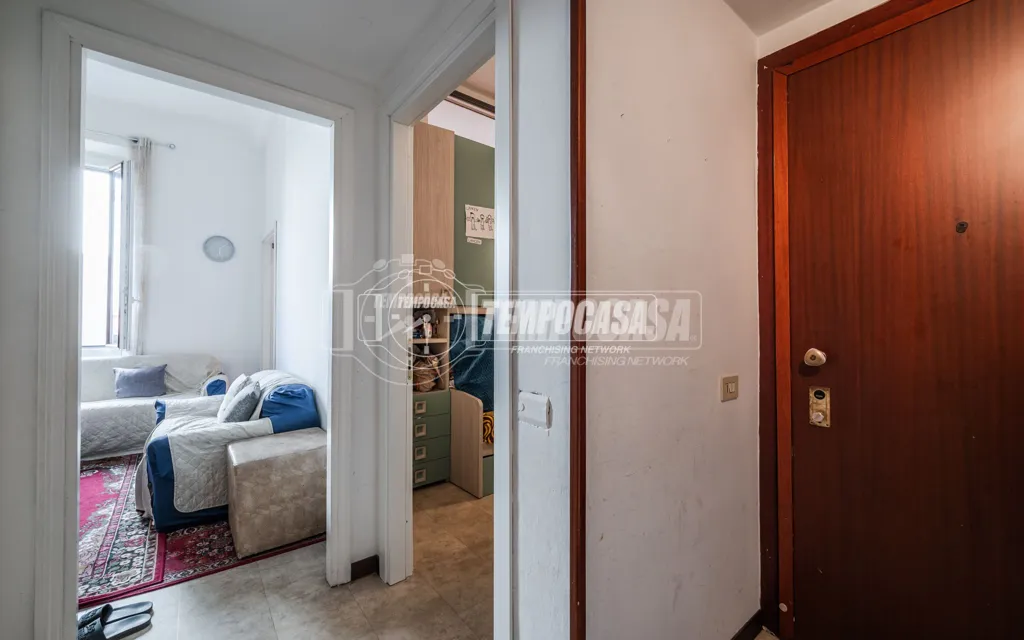 Esik - Two-Bedroom Apartment for Renovation in Milan