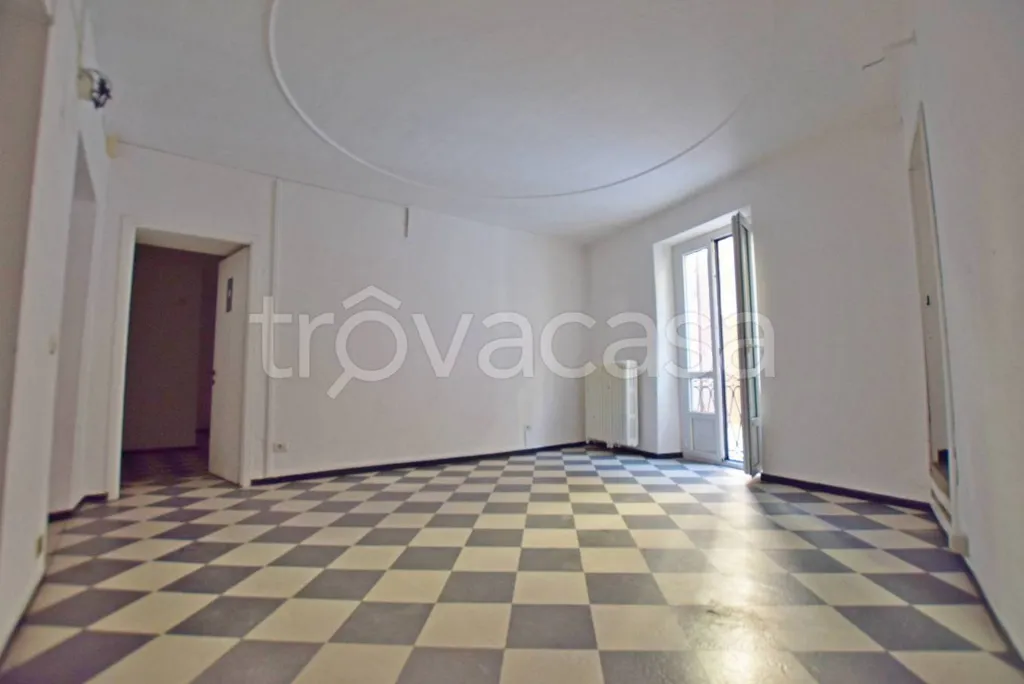 Pièces - Commercial Property with Balcony in Mondovì