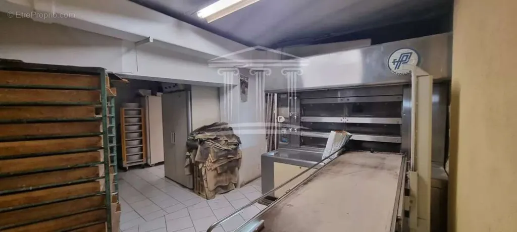 Pesuköök - 10-Room Apartment with Terrace in Sorgues