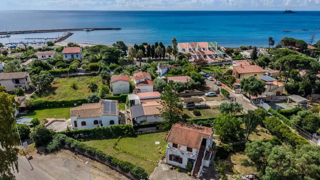 6-room house in IT
