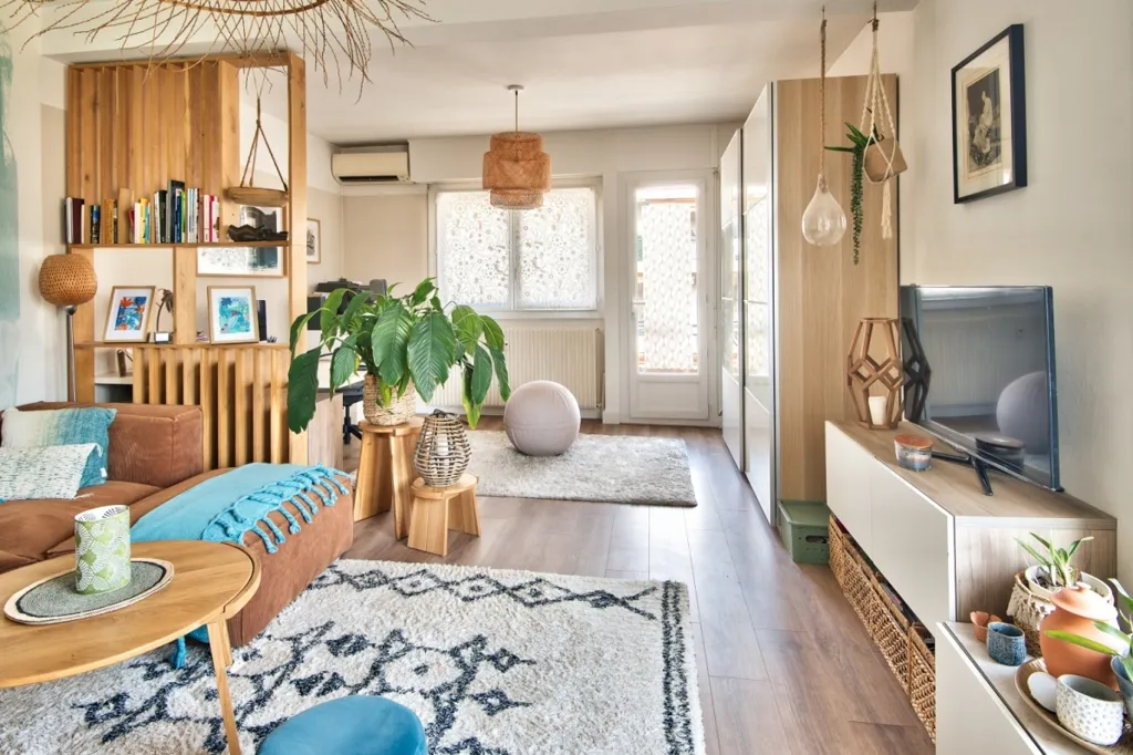 Séjour - Appartement avec Balcons et Vue sur les Collines à Nice Nord
