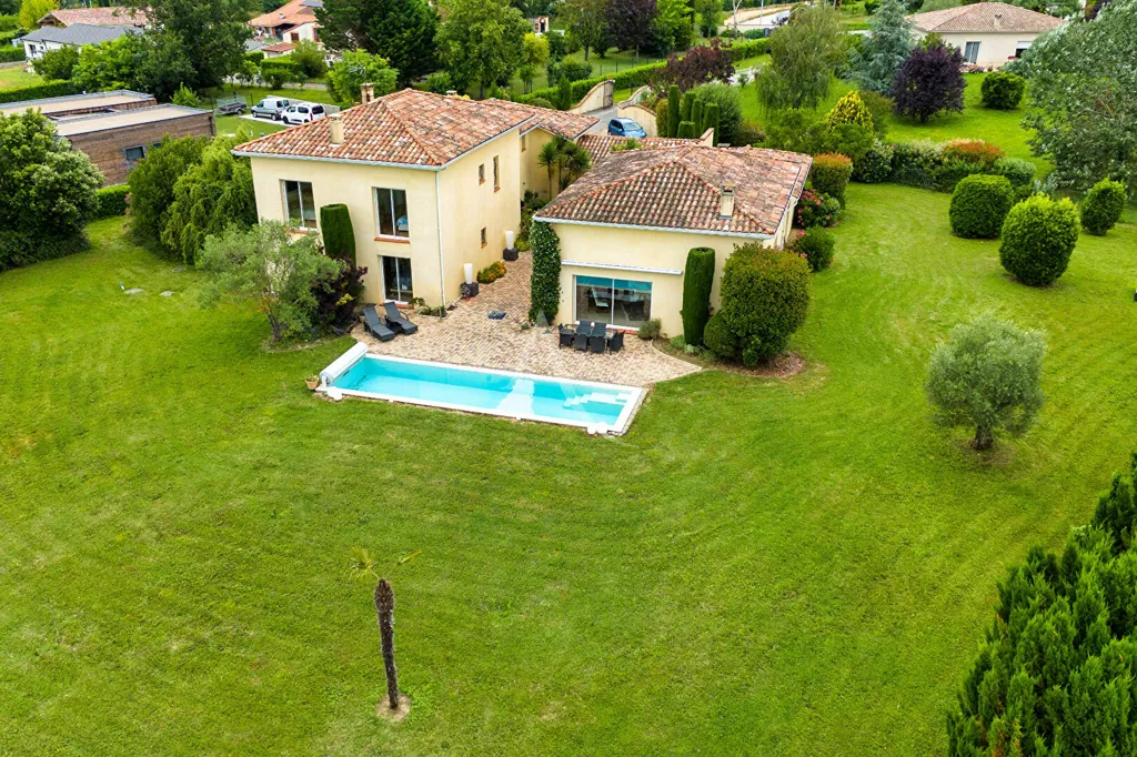 Vue aérienne - Villa avec Piscine et Vue Pyrénées près de Toulouse