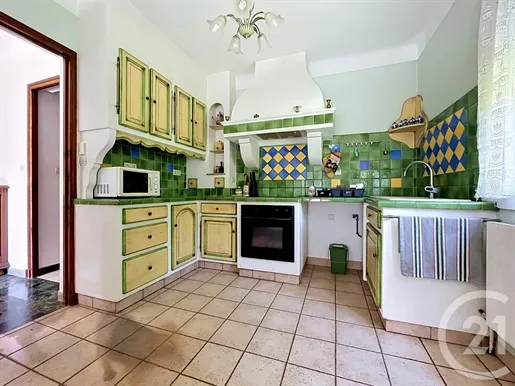Cuisine - Villa Rénovée avec Atelier à Bagnols-sur-Cèze