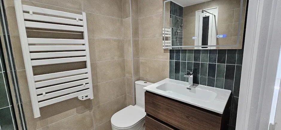 Salles de bain - Appartement 1 Pièce avec Ascenseur à Nîmes