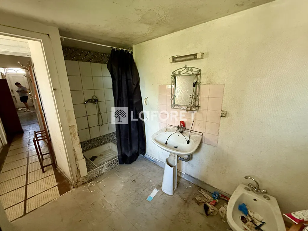 Salles de bain - Maison Mitoyenne avec Jardinet en Centre-Ville de Langon