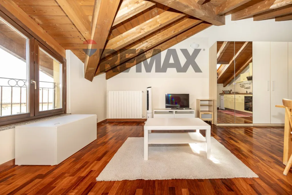 Pièces - Central Studio Flat with Terrace in Bellinzago Lombardo