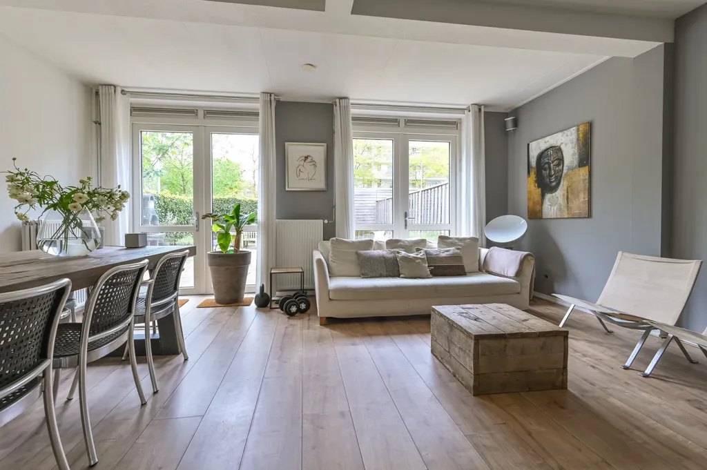 Séjour - Extended Corner House with Garden in Heemstede