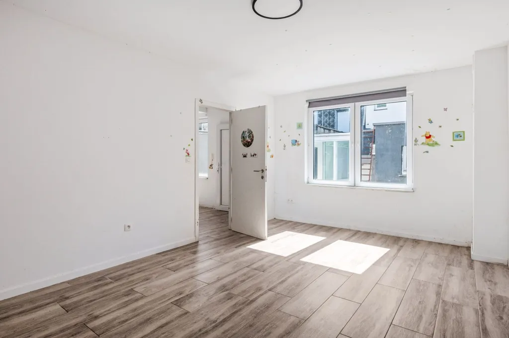 Pièces - Maison Familiale avec Jardin à Deurne