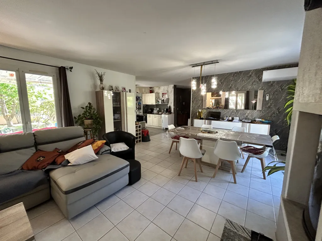 Living Room - Contemporary Villa with Garden in Ganges