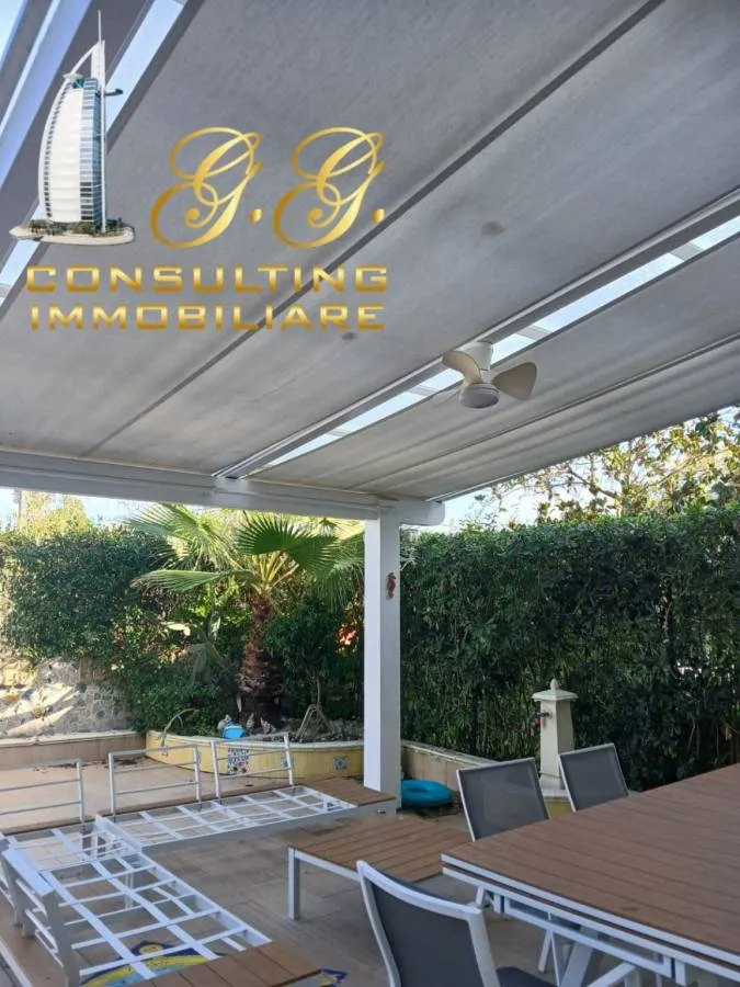 Terrasse - Villa with Garden in Sessa Aurunca