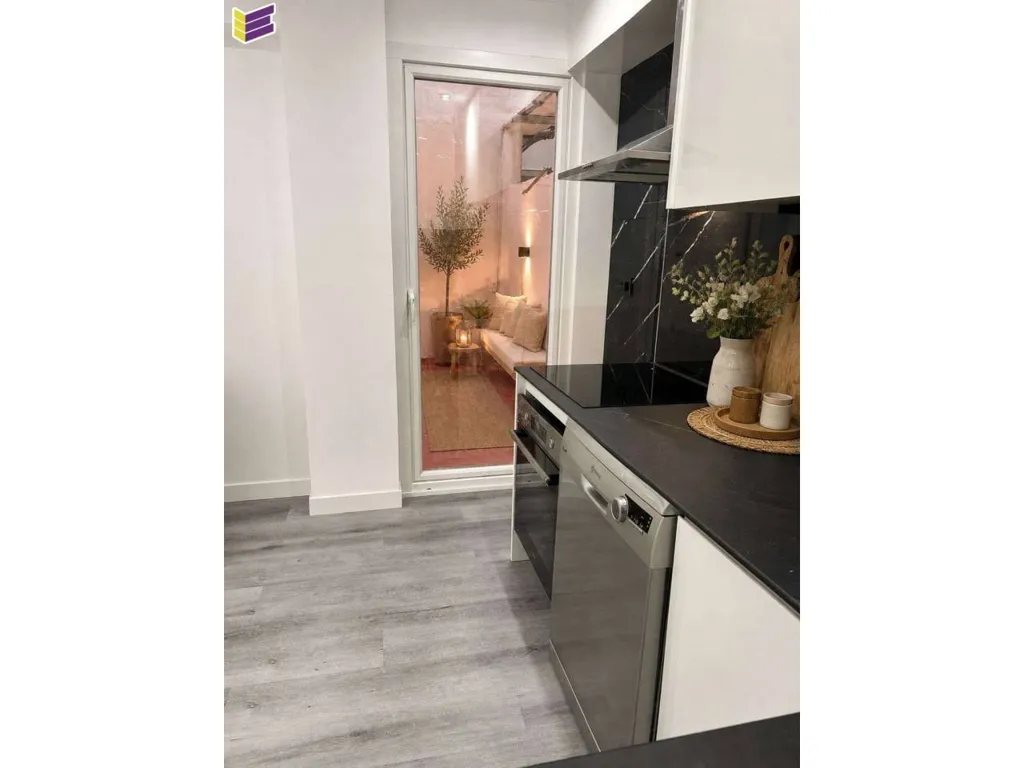 Cuisine - Apartment with Terrace and Garage in Teis
