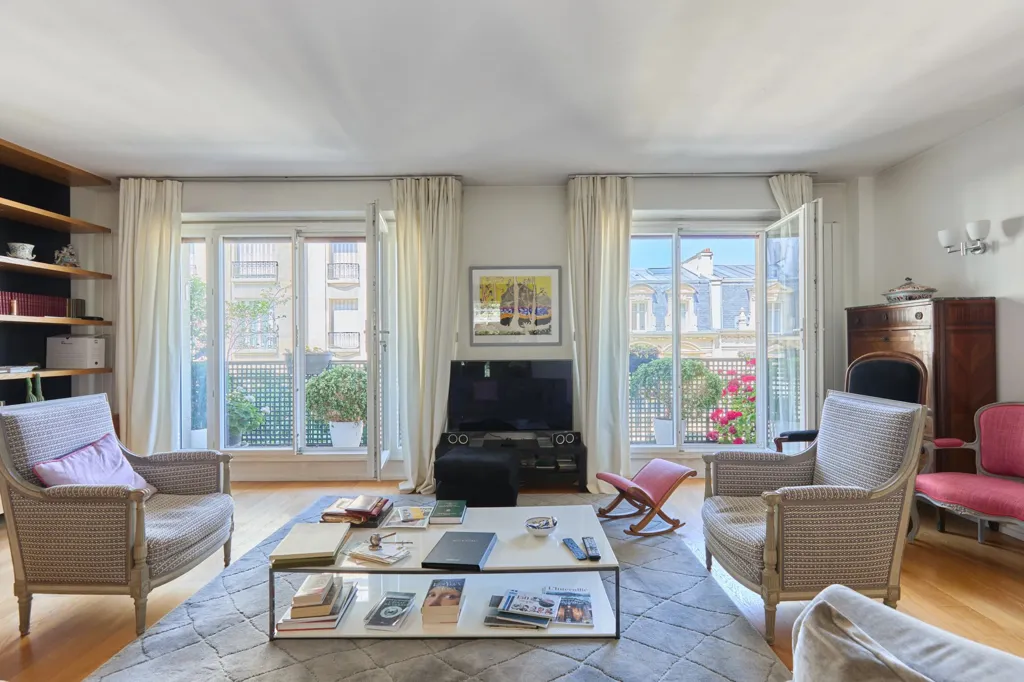 Living Room - Paris Apartment with Balcony in Passy