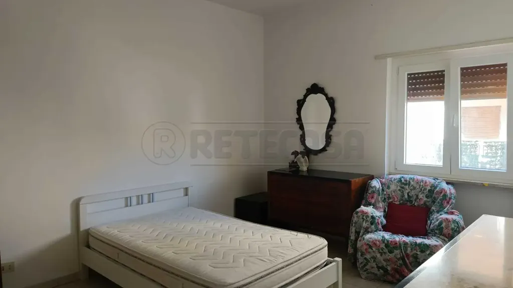 Chambres - Rear-Facing Apartment with Terrace in Ladispoli