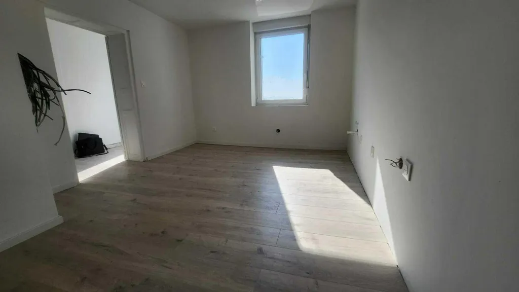 Toad - Renovated Apartment with Balcony in Montois-la-Montagne