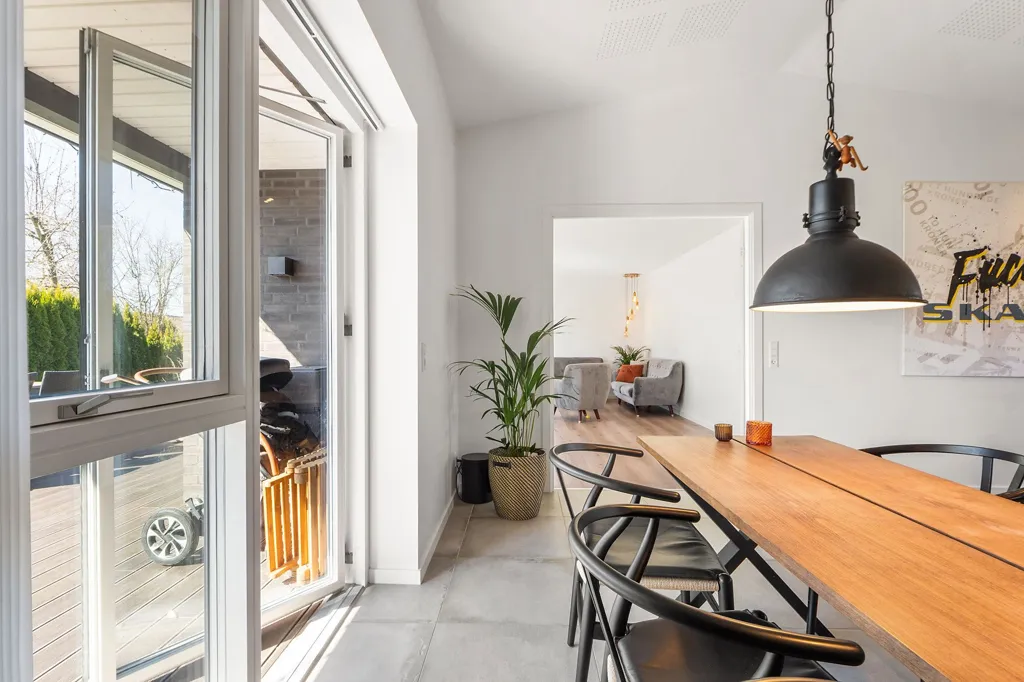 Söögituba - Contemporary Villa with Garden in Solrød Strand