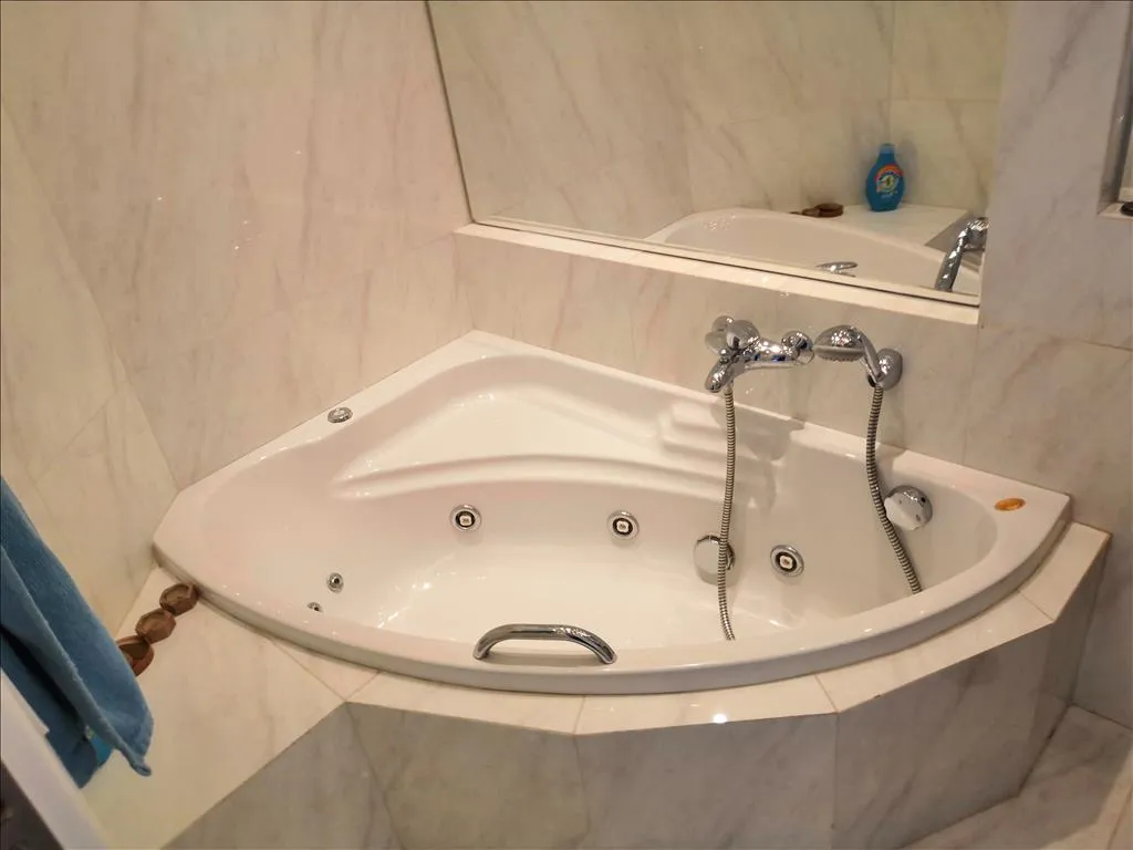 Salles de bain - Ground Floor Flat with Garden in Voula Centre