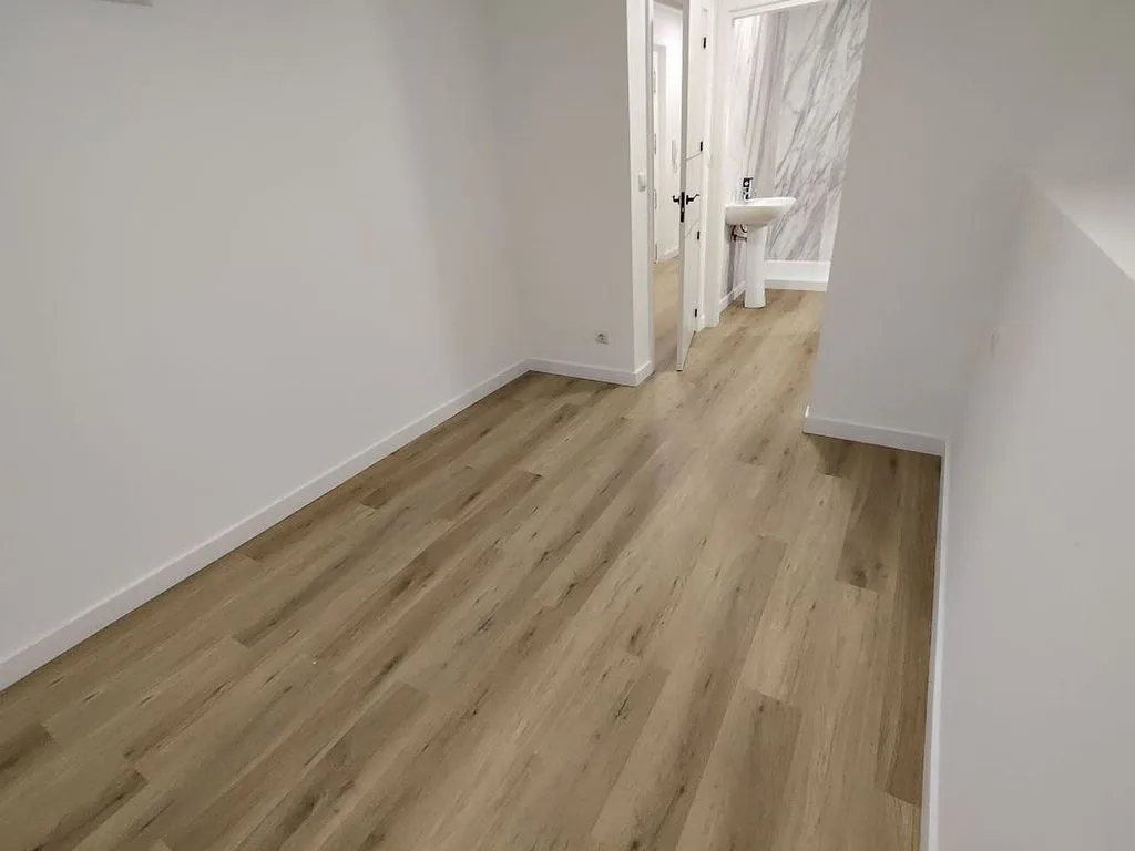 Entrée - Reformed Flat with Balcony in Bilbao's Old Town