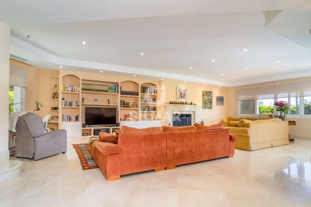 Elutuba - Luxury Villa with Sea View in Benahavís
