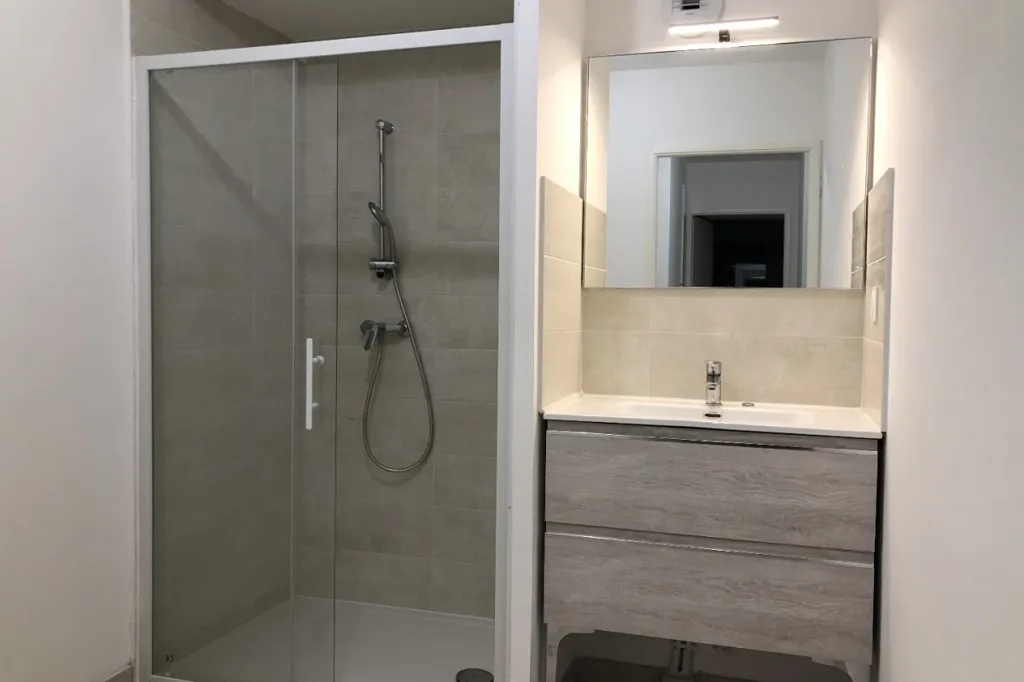 Vannitoad - Apartment with Terrace in Agde