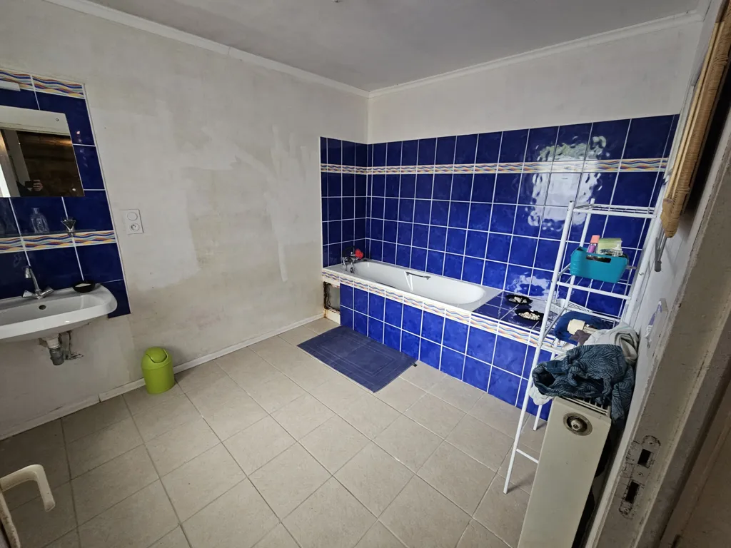Salles de bain - Maison de Bourg avec Garage à Saint-Gonnery
