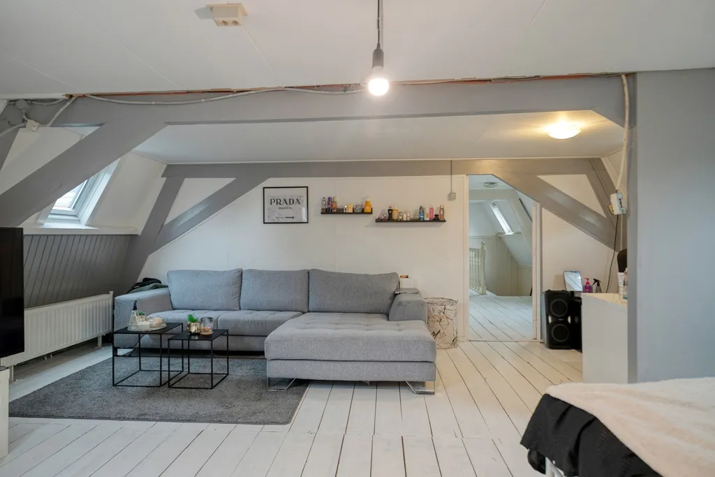 Elutuba - Mixed-Use House with Studio on Axelsestraat, Terneuzen