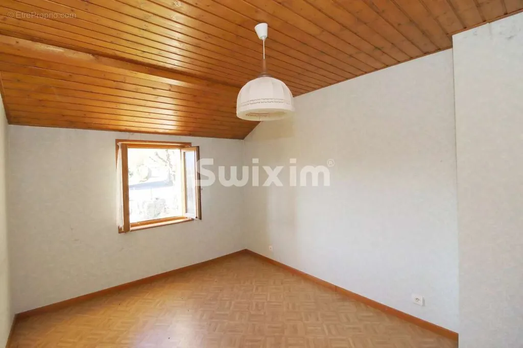 Rooms - Four-Bedroom House with Garage in Rural Setting