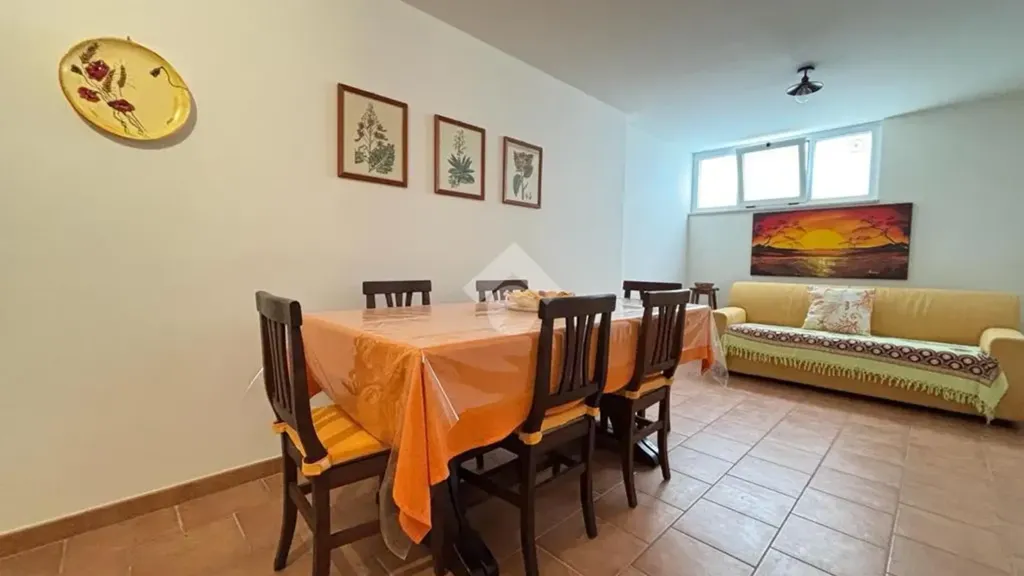 Söögituba - Semi-detached House with Garden in Pineto