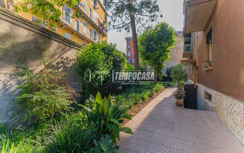 Jardin - Bright Bilocale with Balcony in Milan