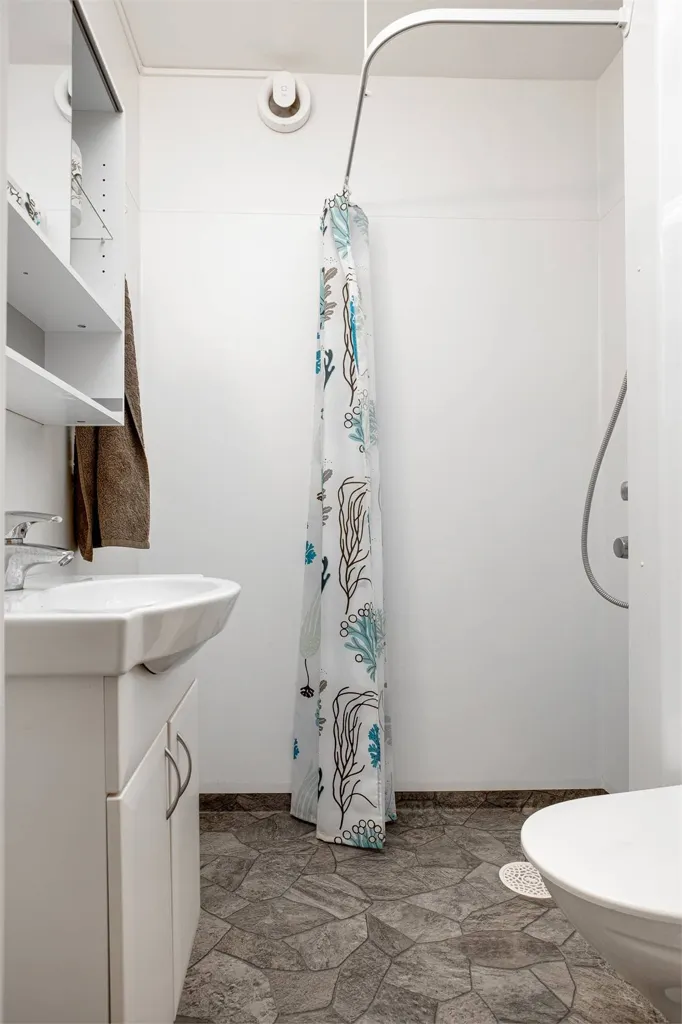 Vannitoad - Bright 1-Bedroom Flat in Central Nora