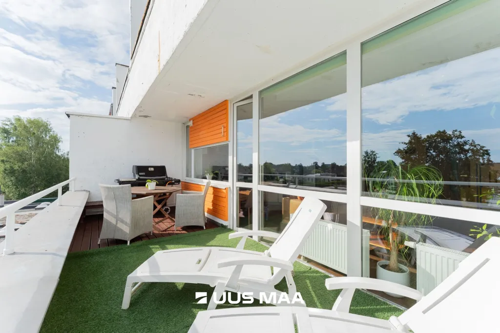 Terrasse - Renovated Flat with Balconies in Pärnu