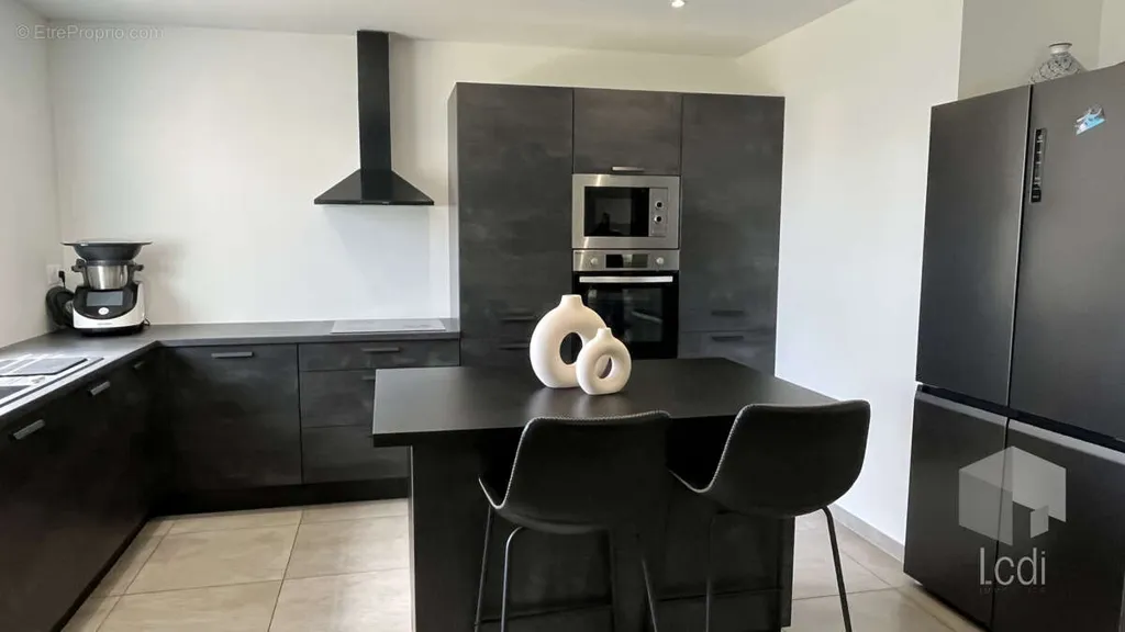 Cucina - Recent Flat-Plan House with Terrace in Montélimar