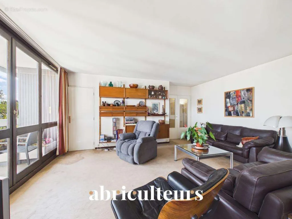 Soggiorno - Penthouse Apartment with Panoramic View in Garches