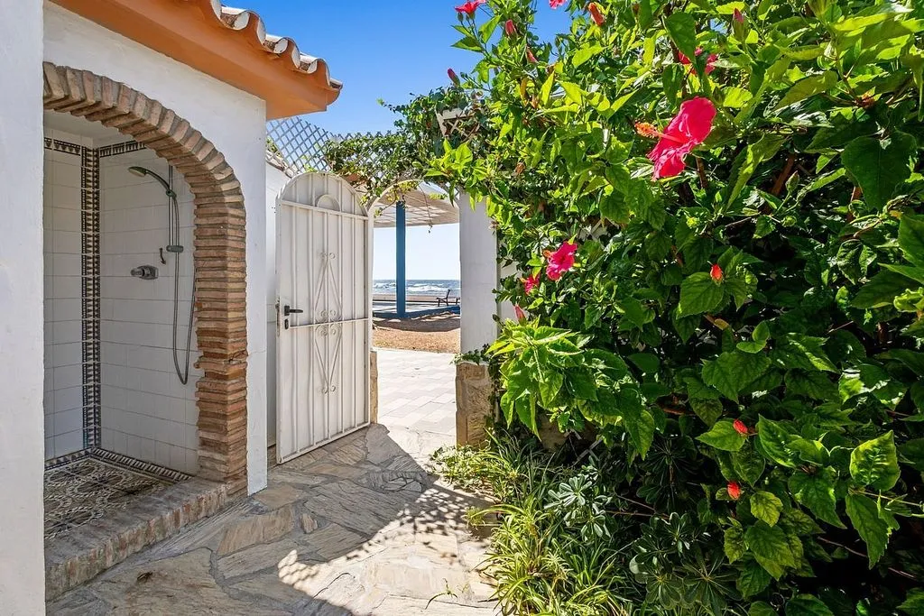 Terrass - Modern Semi-Detached Chalet with Pool in Torrox Costa