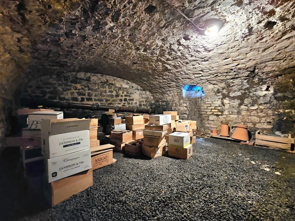 Pièces - Maison en Hyper-Centre avec Garage Double à Clovis