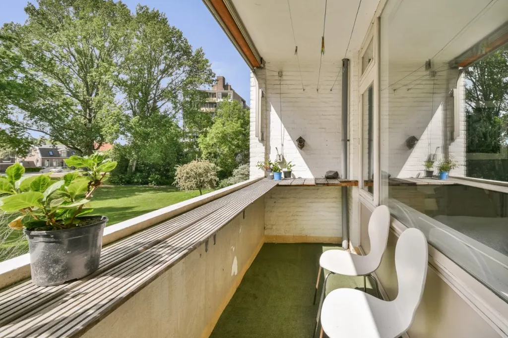 Balcon - Corner Apartment with Balcony in Keizer Karelpark, Amstelveen