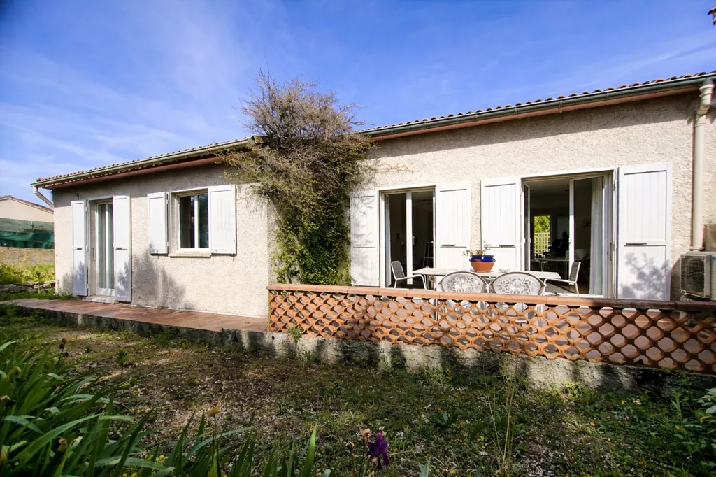 Terrasse - Villa de Plain-Pied avec Garage à Vitrolles
