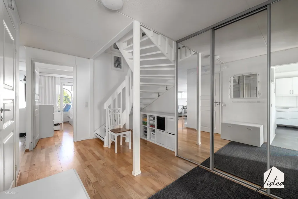 Esik - Terraced House with Sauna in Niipperi, Espoo
