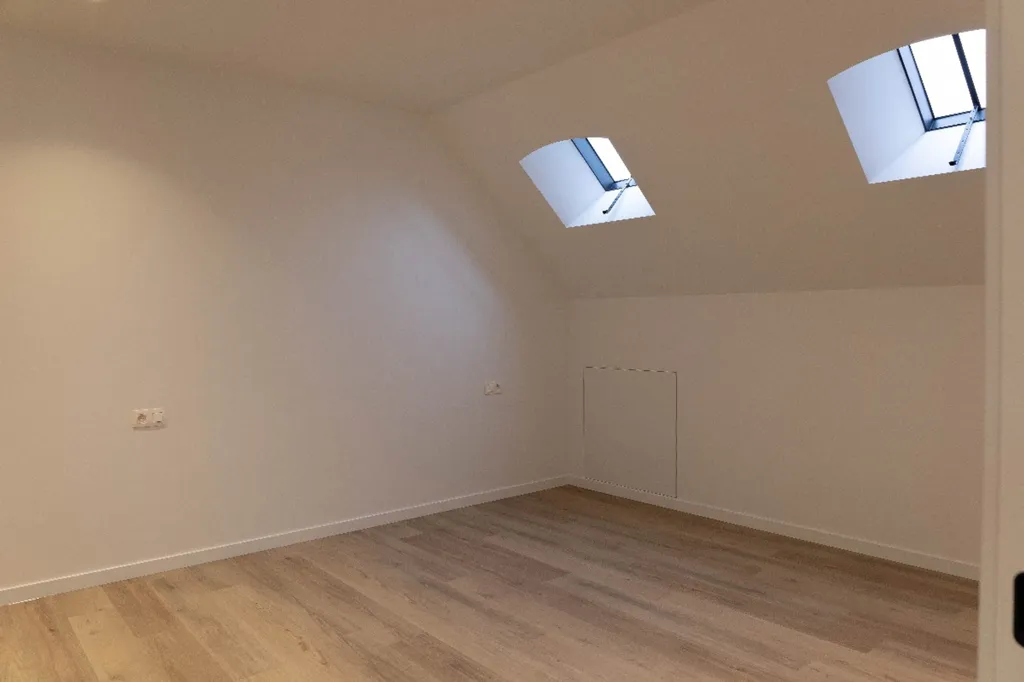 Stanze - Semi-Open House with Solar Panels in Peer