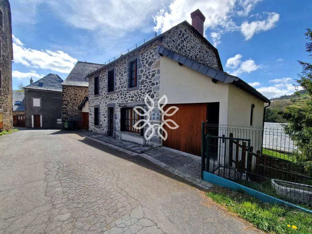 Välivaade - Stone House with Wooded Garden in Peyrusse