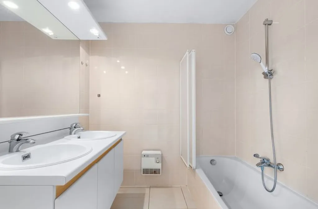 Salles de bain - Duplex avec Terrasse ensoleillée à Ostende