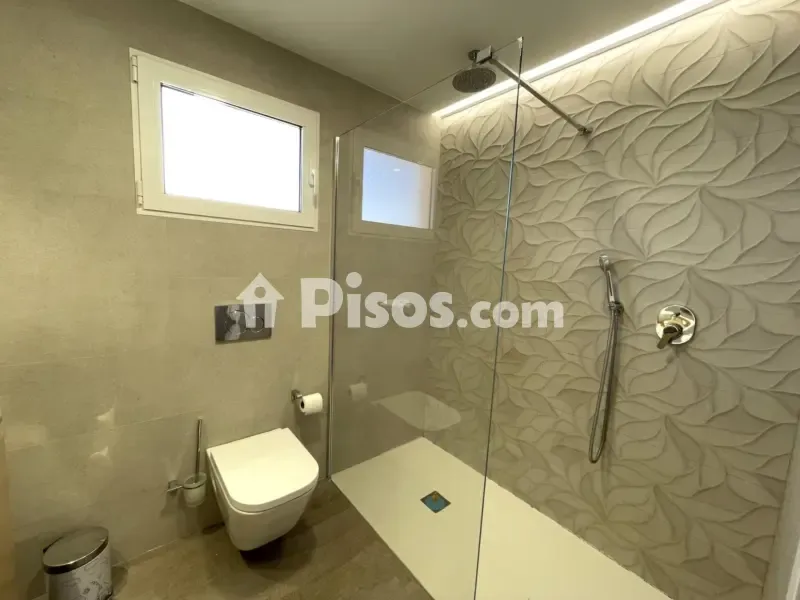 Salles de bain - Modernised Duplex with Mountain View in Beniparrell